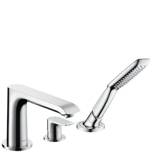 Wannenrandmischer von Hansgrohe mit drei Komponenten: ein Hauptmischer mit einem Hebel, eine separate Auslaufarmatur und eine handliche Brause mit Schlauch.